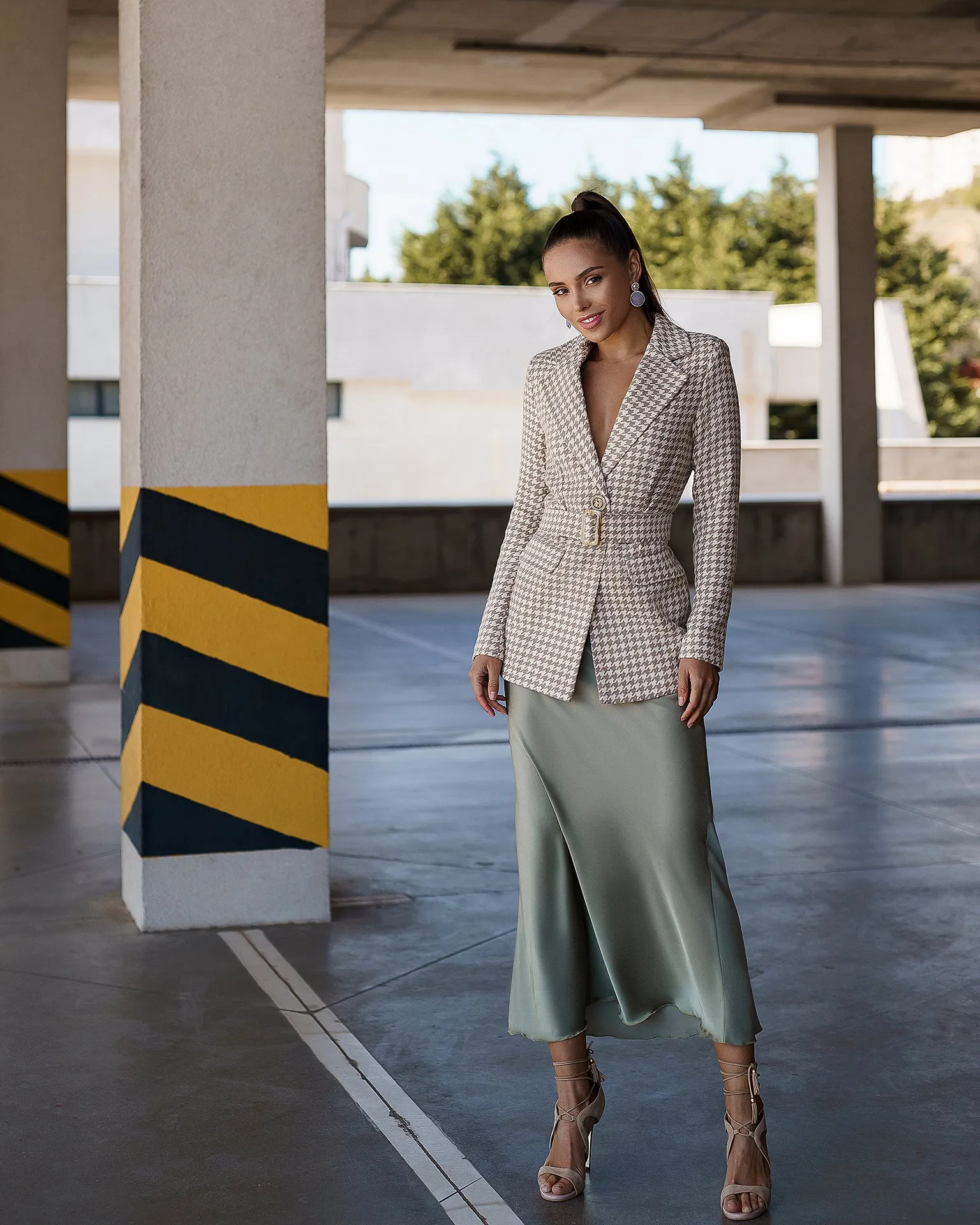 Beige Houndstooth Belted Slim-Fit Blazer