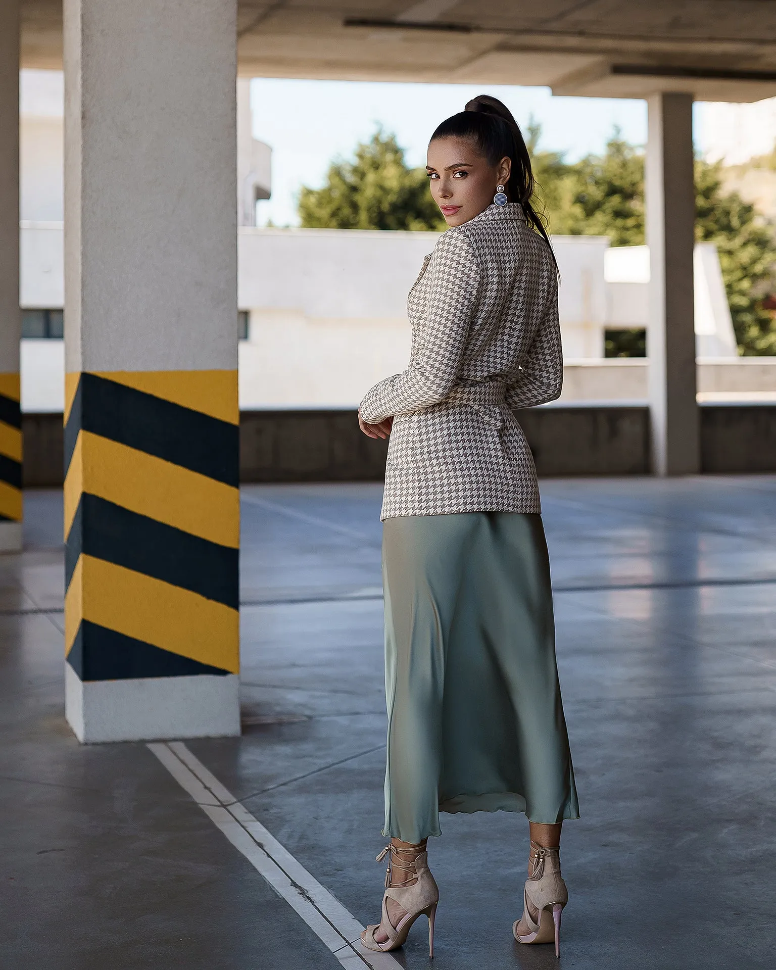 Beige Houndstooth Belted Slim-Fit Blazer