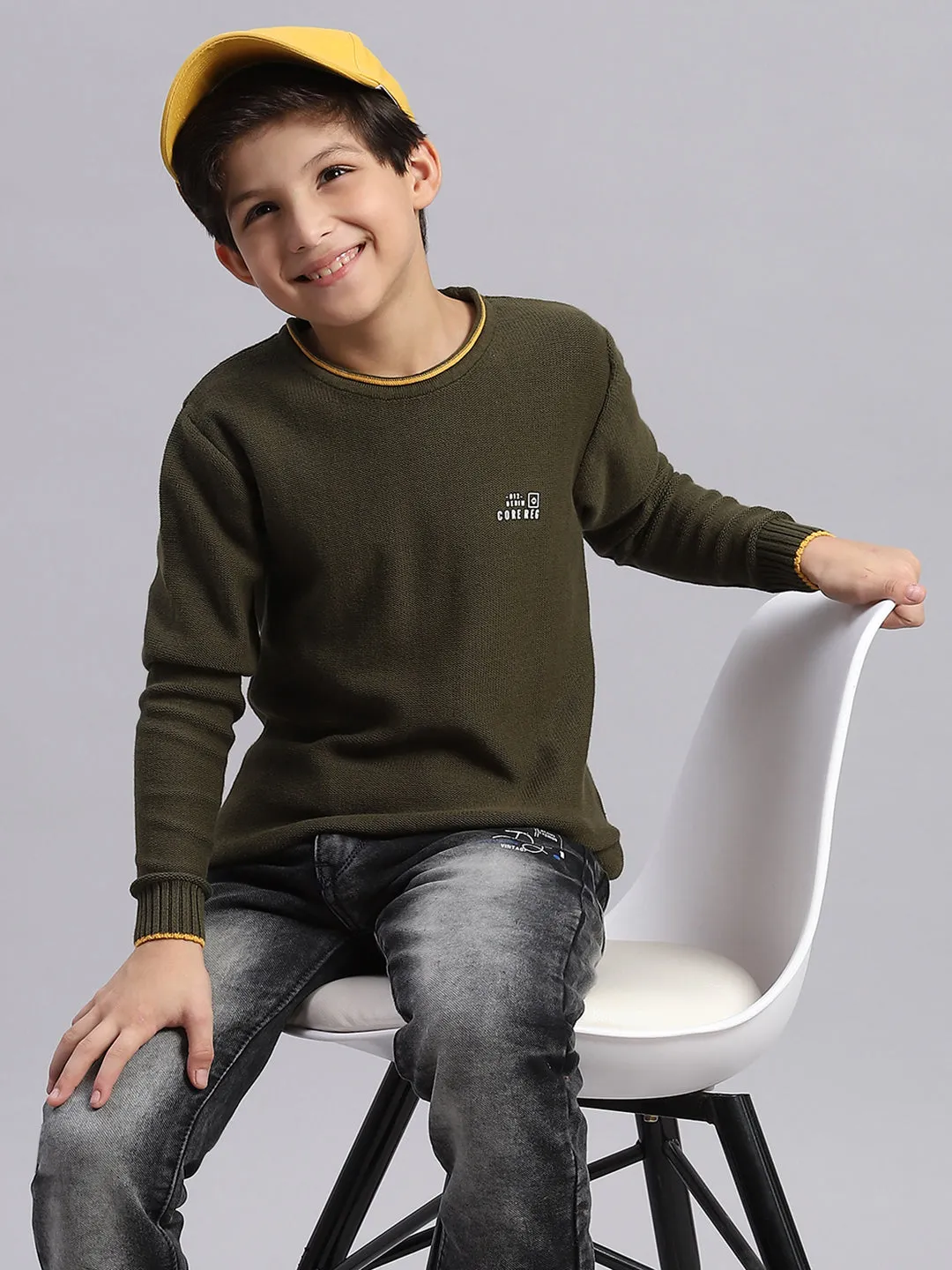 Boys Olive Solid Round Neck Full Sleeve Sweater