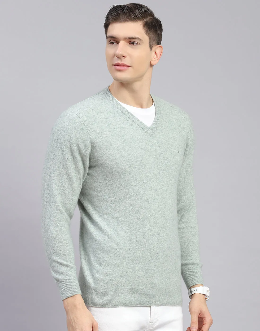 Men Green Solid V Neck Full Sleeve Sweater