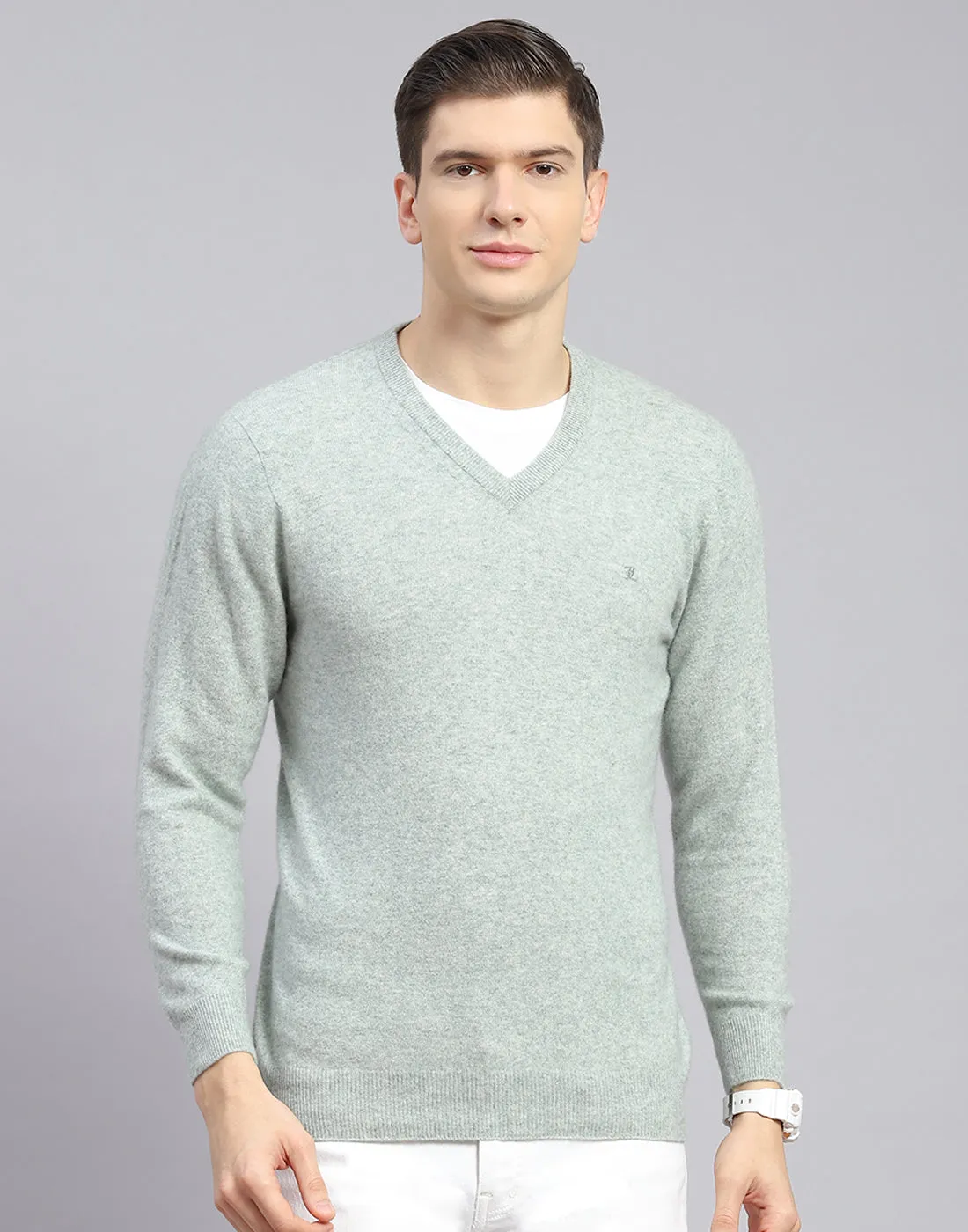 Men Green Solid V Neck Full Sleeve Sweater