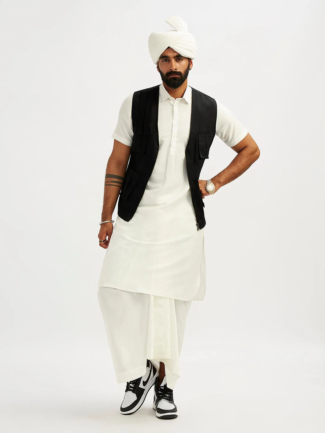 VASTRAMAY Men's White Viscose Kurta, Lungi,Safa And Shacket Set