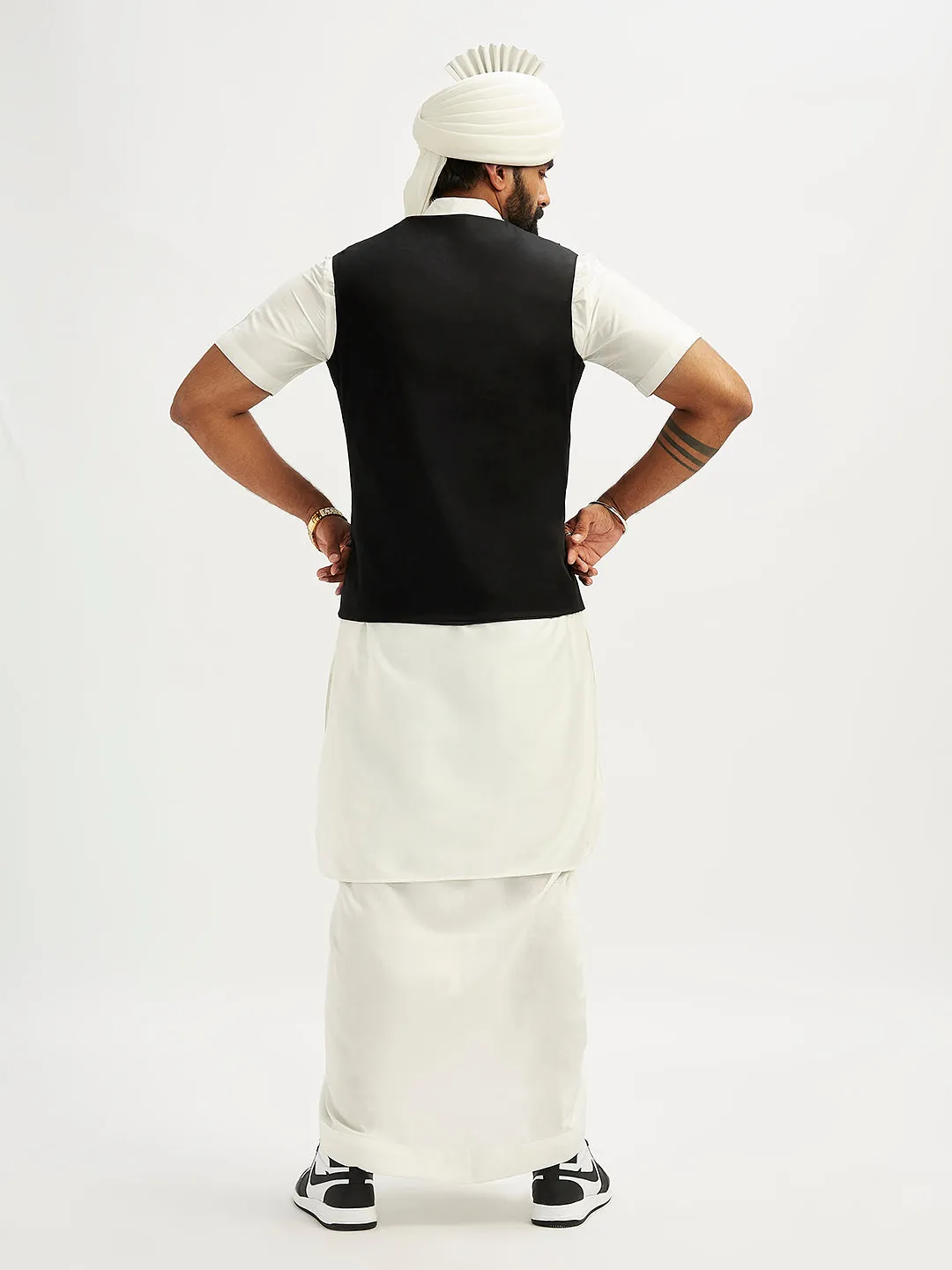 VASTRAMAY Men's White Viscose Kurta, Lungi,Safa And Shacket Set