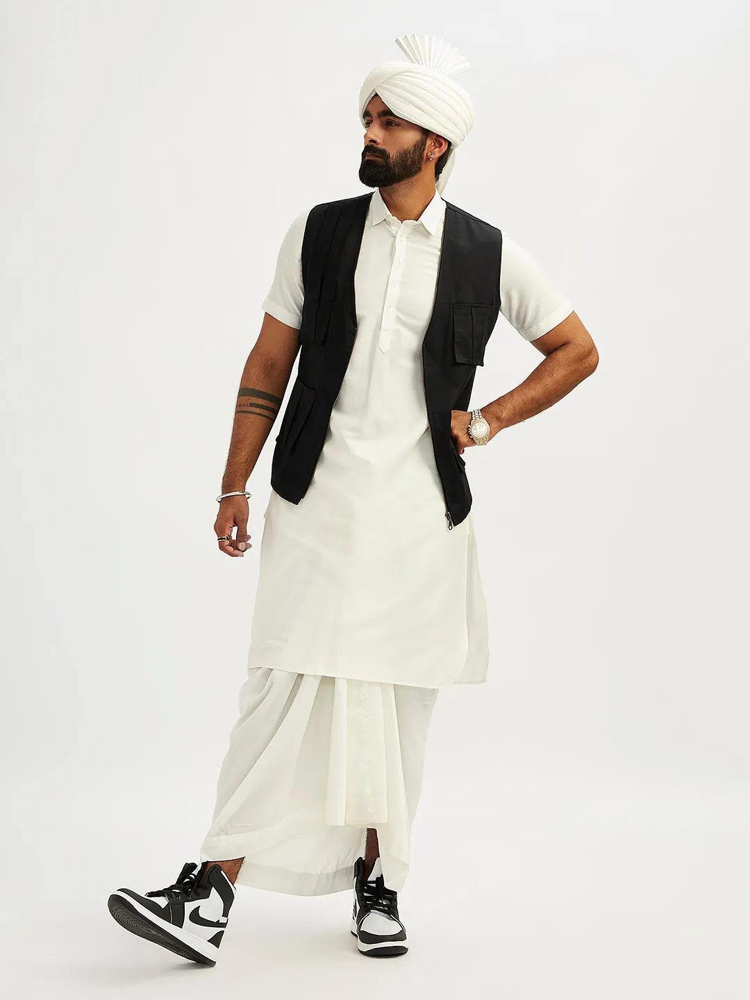 VASTRAMAY Men's White Viscose Kurta, Lungi,Safa And Shacket Set