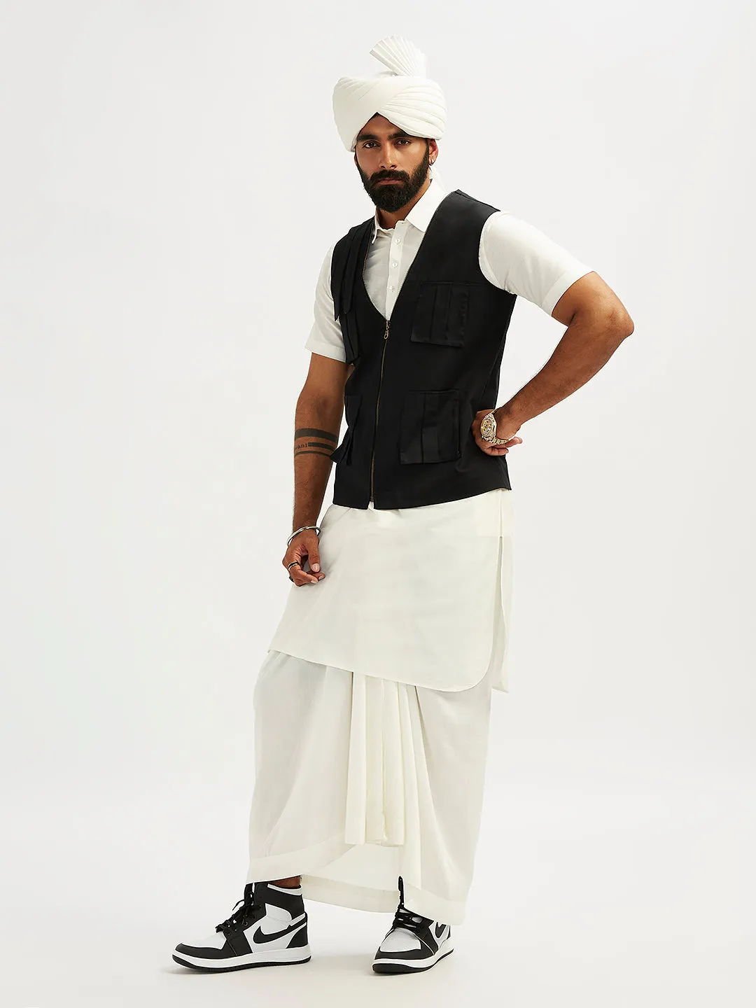 VASTRAMAY Men's White Viscose Kurta, Lungi,Safa And Shacket Set